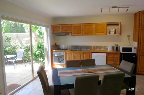 The Wave Oasis SC B&B - VIC Tourism 1