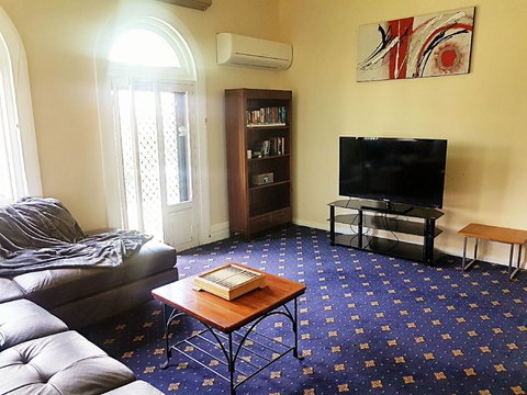 The Wharf Hotel - VIC Tourism 2