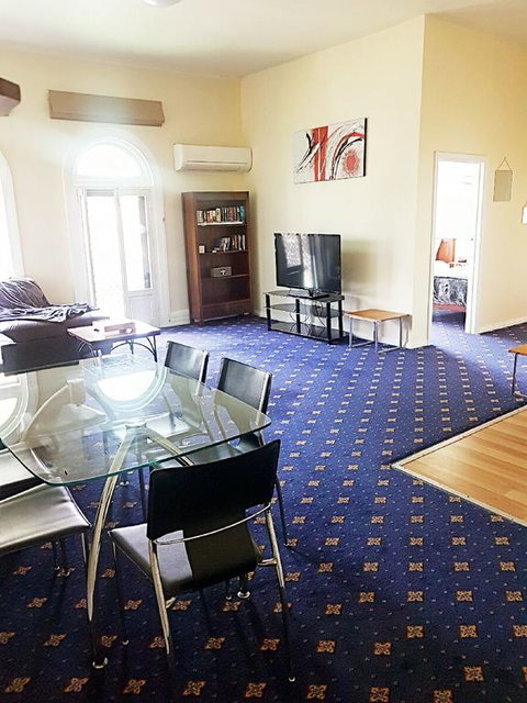 The Wharf Hotel - VIC Tourism 3