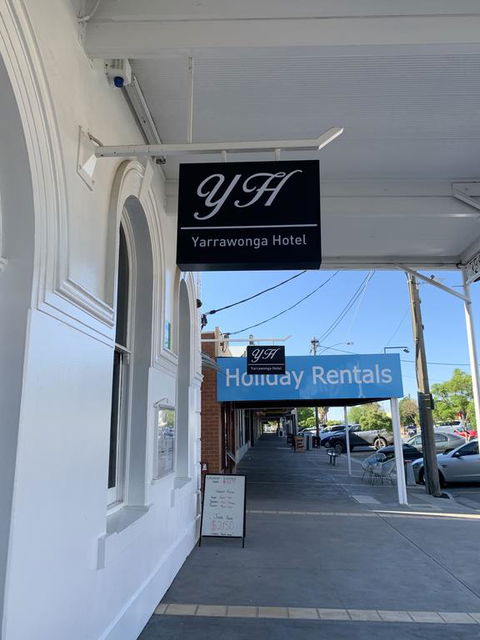 The Yarrawonga Hotel - VIC Tourism 2