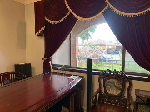 Thomastown Antique House Room 4 - VIC Tourism 2
