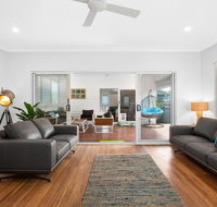 Three-Bed Family Entertainer Near Beach and Cafes - VIC Tourism
