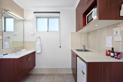 Thunderbird Motel Yass - VIC Tourism 3