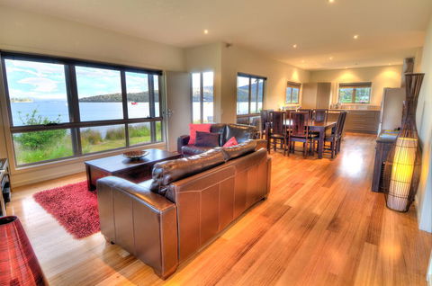 Tides Reach - VIC Tourism 0