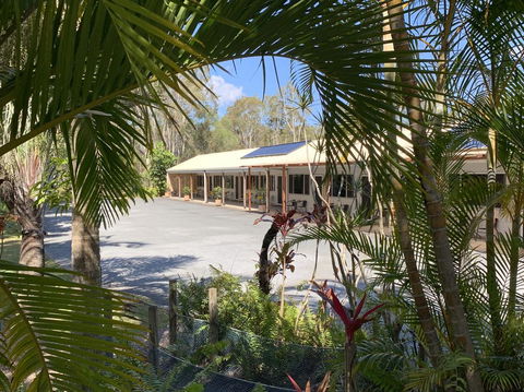 Tin Can Bay Motel - VIC Tourism 0