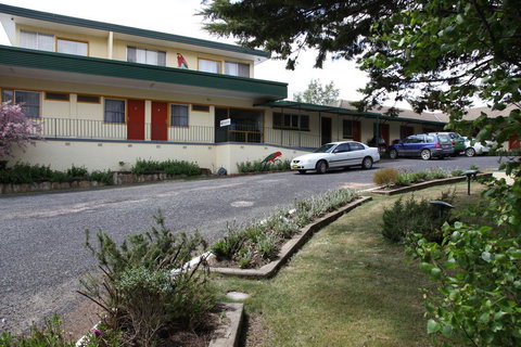 Titania Motel - VIC Tourism 1