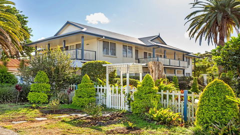 Tokelau 3 - Tuncurry Townhouse - VIC Tourism 0