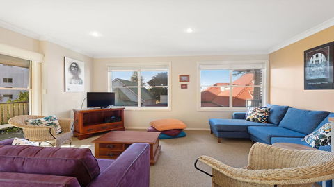 Tokelau 3 - Tuncurry Townhouse - VIC Tourism 2