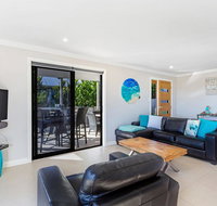 Tomaree Road 16 - VIC Tourism