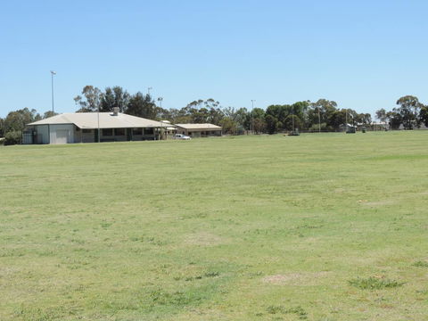 Tooleybuc Country Roads Motor Inn - VIC Tourism 0