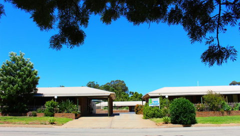 Tooleybuc Motel - VIC Tourism 1