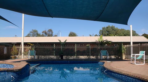 Tooleybuc Motel - VIC Tourism 0