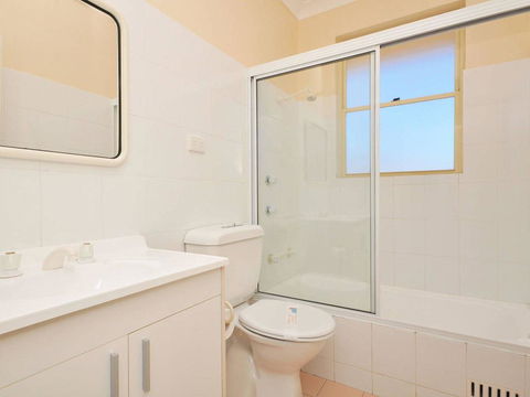 Toowoon Beach View 3br Villa 4 Just Steps To Beach With Views - VIC Tourism 3