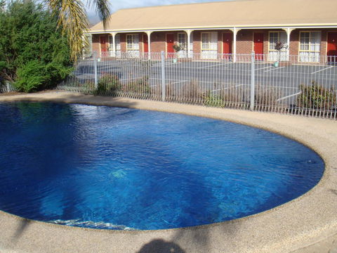 Top Of The Town Motel - VIC Tourism 1