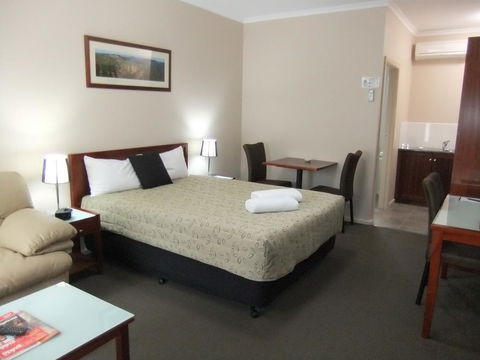 Top Of The Town Motel - VIC Tourism 2