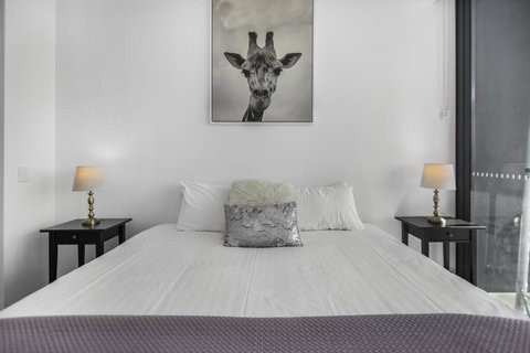 Top Floor 3 Bed Apartment With Million Dollar Views - VIC Tourism 2