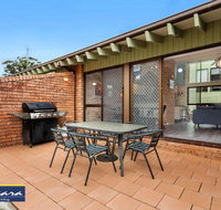 Townhouse 9 'Bay Parklands' 2 Gowrie Ave - pool views  tennis court - VIC Tourism