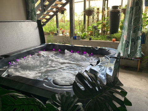 Tranquil Spa Retreat - VIC Tourism 1
