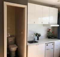 Traveler's Affordable Studio Unit Beverly Hills - VIC Tourism