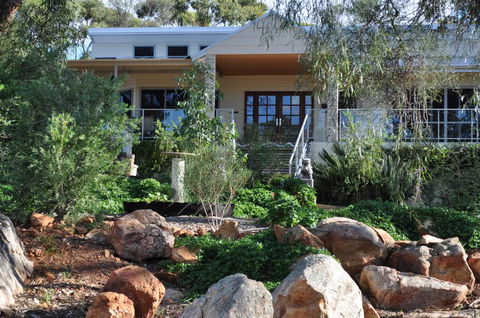 Tree Lodge - VIC Tourism 0