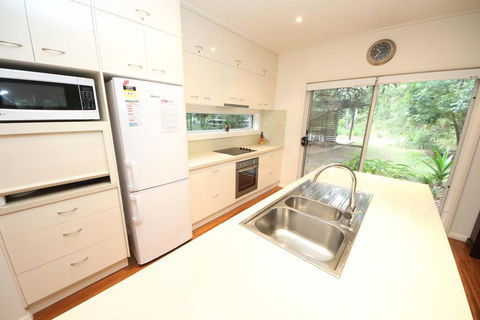 Trial Bay Eco Lodge 2 Pandanus - VIC Tourism 3