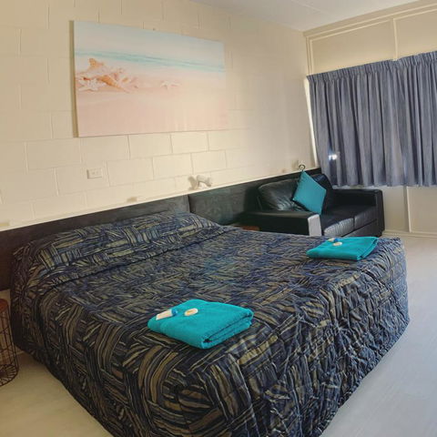 Tropical City Motor Inn - VIC Tourism 3