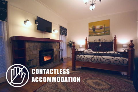 Tudor Cottages - VIC Tourism 2