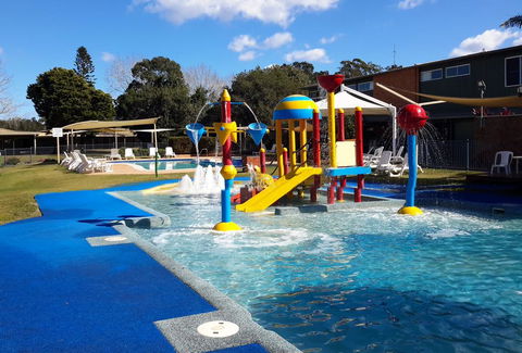 Tuncurry Lakes Resort - VIC Tourism 0