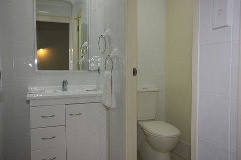 Tuncurry Lakes Resort - VIC Tourism 1