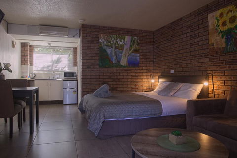 Tuncurry Motor Lodge - VIC Tourism 1