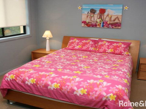 Tuscany #1 - 1/19 Campbell Crescent. Terrigal - VIC Tourism 1