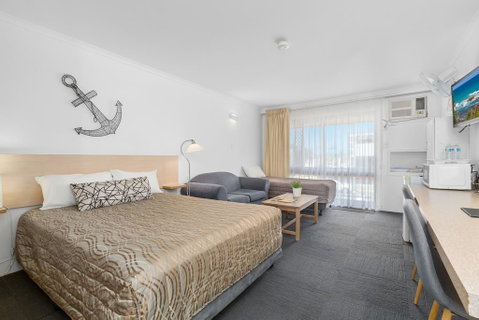 Tweed Harbour Motor Inn - VIC Tourism 3