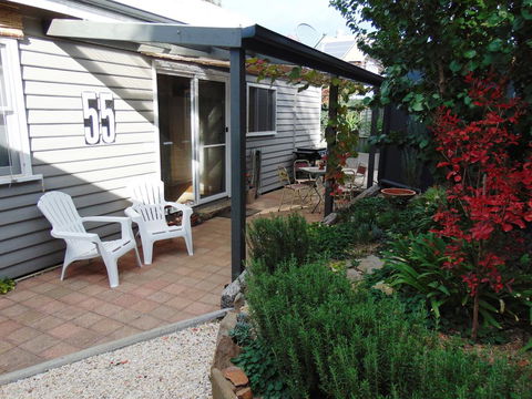Twin Palms Castlemaine - VIC Tourism 2