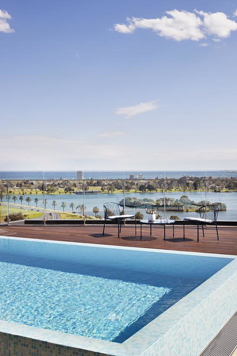 Tyrian Albert Park Lake - VIC Tourism 3