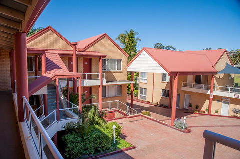 Ulladulla Harbour Motel - VIC Tourism 3