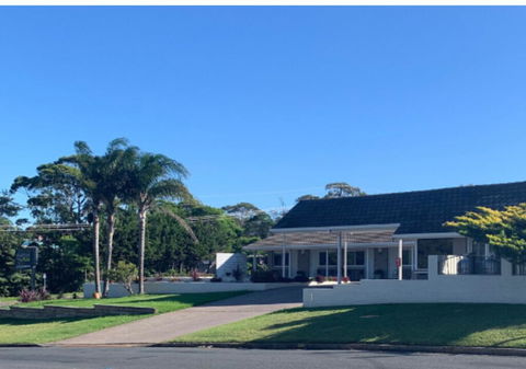 Ulladulla Motel - VIC Tourism 1