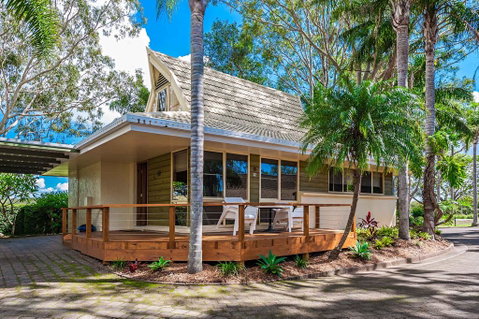 Ultiqa Village Resort - VIC Tourism 0