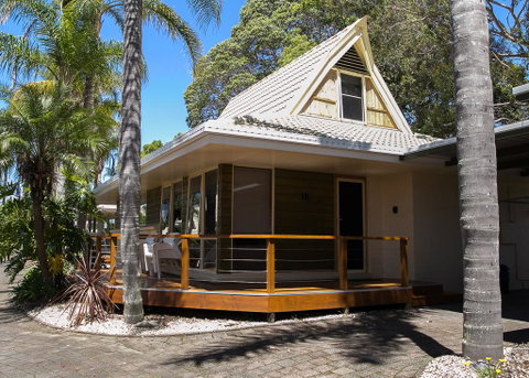 Ultiqa Village Resort - VIC Tourism 1