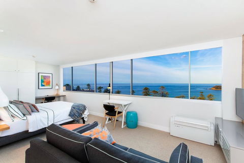 Ultrachic Executive Beach Apartment - VIC Tourism 0