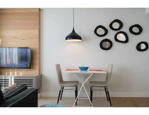Ultrachic Executive Beach Apartment - VIC Tourism 1