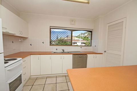 Unit 4, Cooltoro Court, 7 Frank Street Coolum Beach, 400 BOND, LINEN INCLUDED - VIC Tourism 3