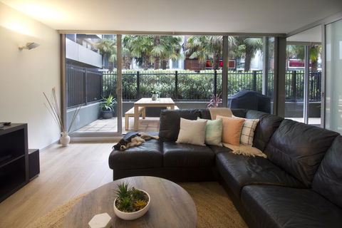 Urban Sea Drift - Pets, Pool, Gym, Parking, Beach 250m - VIC Tourism 0