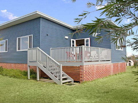 Urchins - Funky Comfort And Style - VIC Tourism 0
