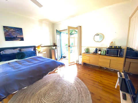 Valley Abode Large Studio Suite -private Ensuite - VIC Tourism 2