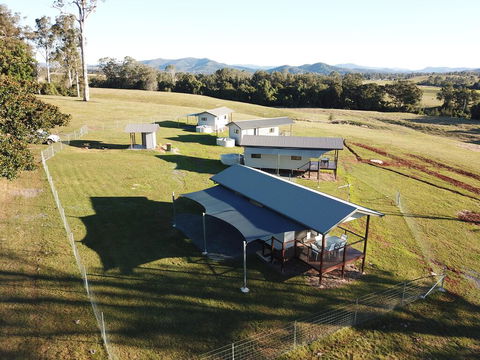 Valley Cabins By The Creek - VIC Tourism 0