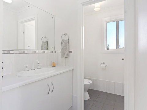 VALLEY VIEWS - 10 Valley Heights Drive - VIC Tourism 1