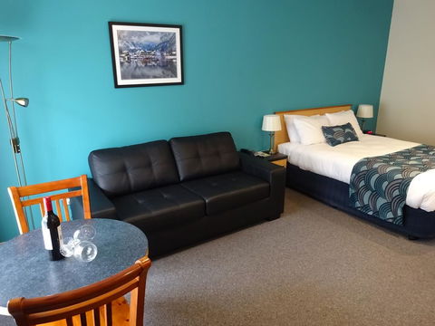 Victoria Lodge Motor Inn & Apartments - VIC Tourism 0