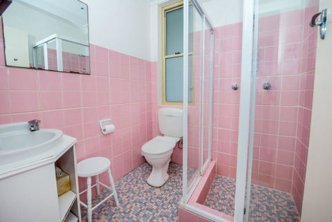 Victor Parade, Unit 3/2 - VIC Tourism 3