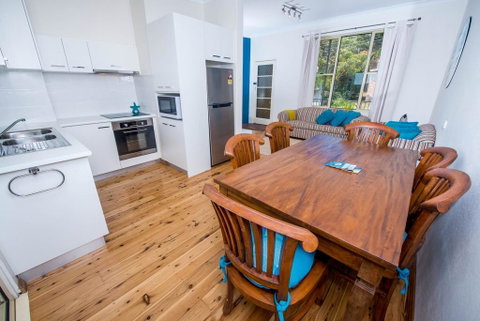 Victor Parade, Unit 3/2 - VIC Tourism 1