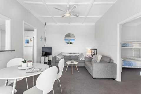 Victoria Parade, 29A - VIC Tourism 2
